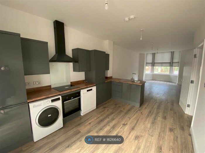 3 Bedroom Flat To Rent In Park Terrace, Liverpool, L22