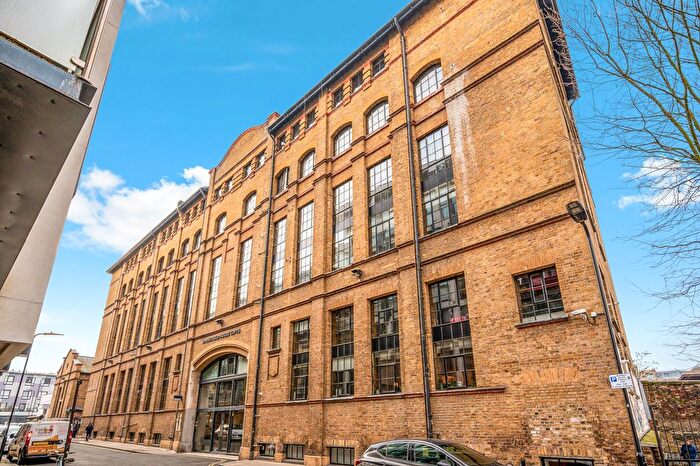 3 Bedroom Flat To Rent In Tyssen Street, London, E8