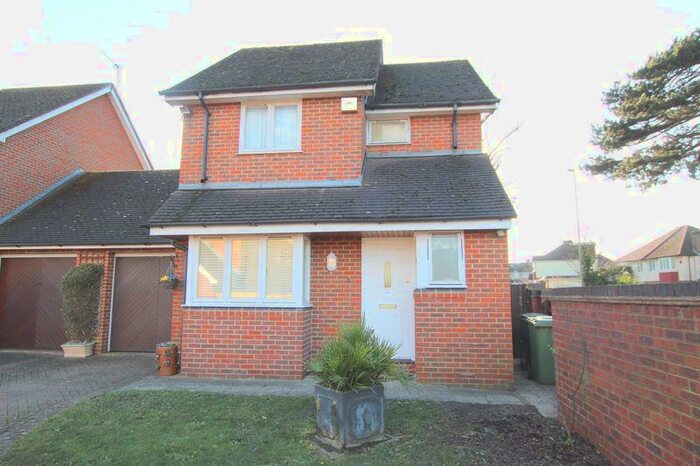 2 Bedroom Detached House To Rent In Bluegates, Epsom, KT17
