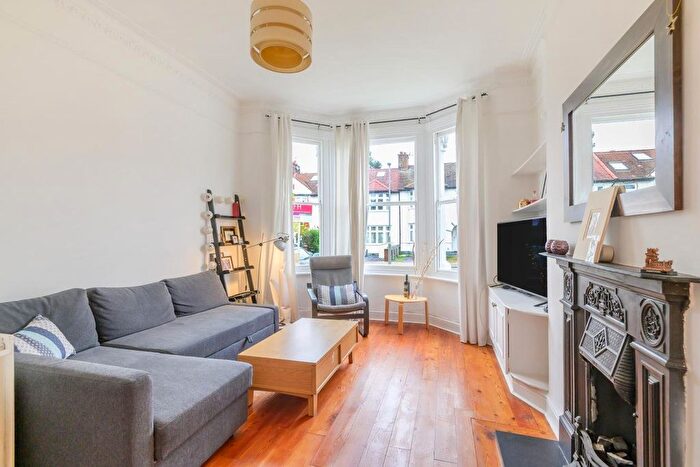 1 Bedroom Flat For Sale In Byrne Road, Balham, London, SW12