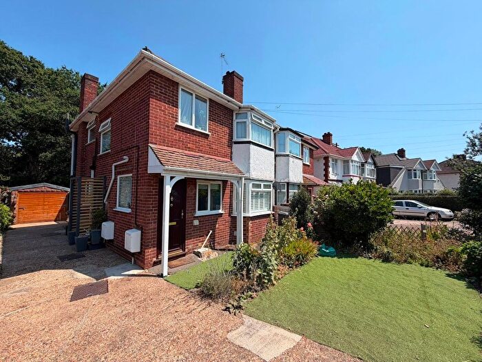 2 Bedroom Maisonette For Sale In Viola Avenue, Feltham, TW14