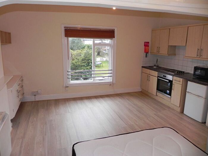 Studio To Rent In Waterden Road, Guildford, GU1