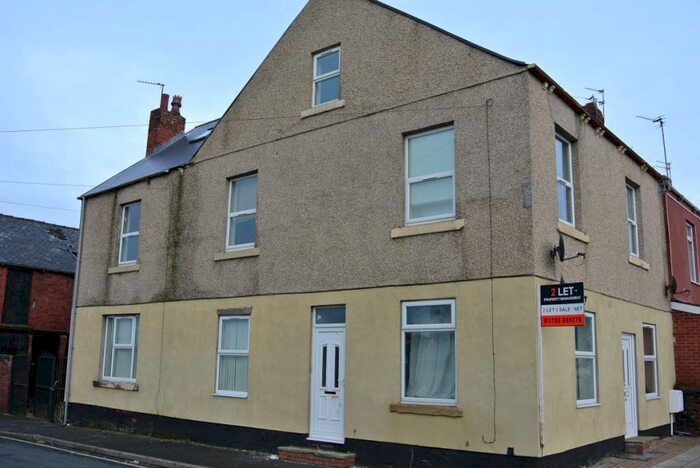 2 Bedroom Flat To Rent In Doncaster Road, Goldthorpe, S63