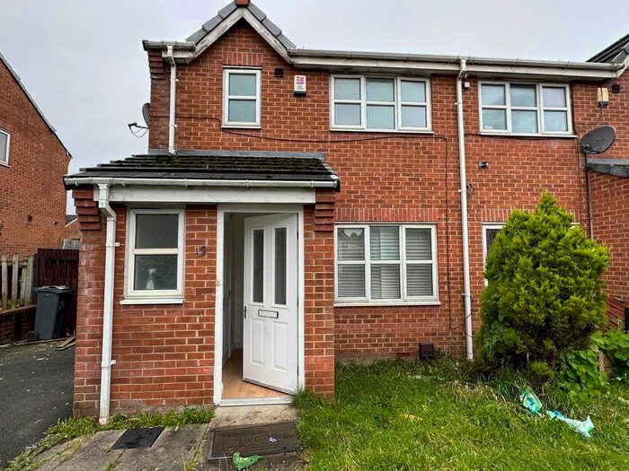 3 Bedroom Semi-Detached House To Rent In Porter Drive, Manchester, M40
