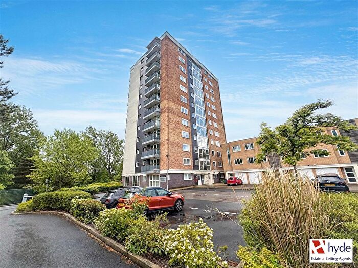 2 Bedroom Flat To Rent In Lakeside Rise, Manchester., M9
