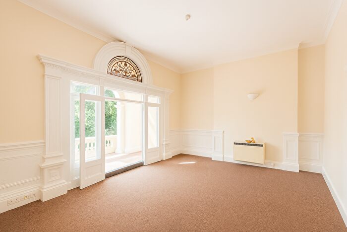 1 Bedroom Flat To Rent In Castle Hill, Rochester., ME1