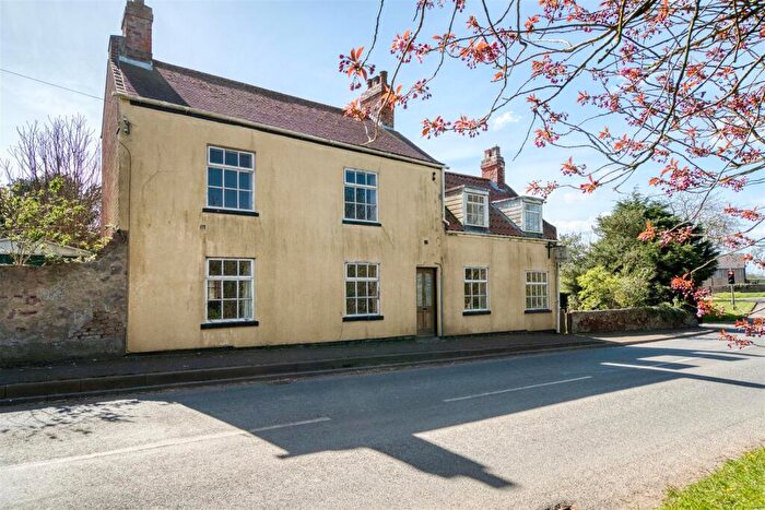6 Bedroom Detached House For Sale In Main Street, Welwick, Hull, HU12