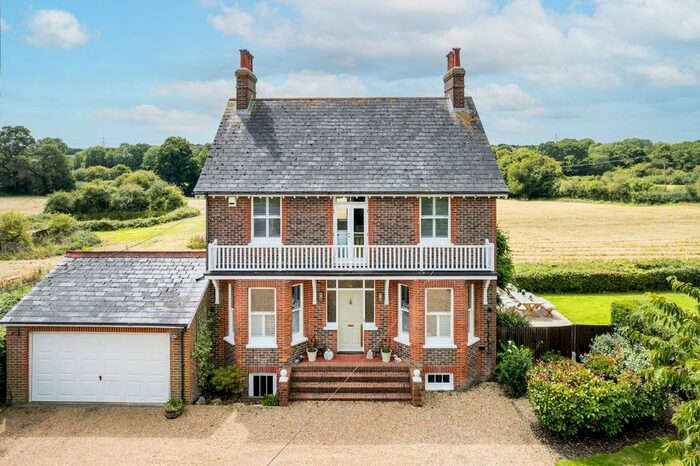 4 Bedroom Detached House For Sale In Eastbourne Road, Uckfield, TN22