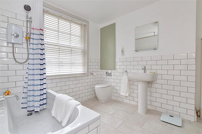 3 Bedroom Terraced House For Sale In North Gardens, Brighton, East Sussex, BN1