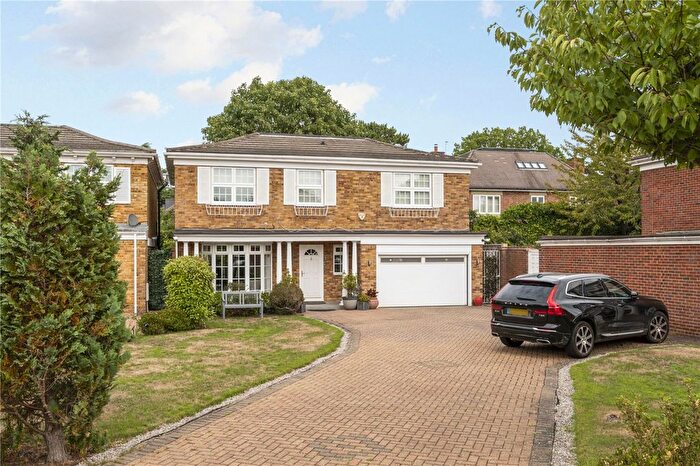 4 Bedroom Detached House To Rent In Cotswold Close, Kingston Upon Thames, KT2