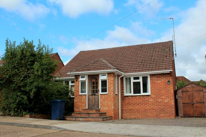 2 Bedroom Detached Bungalow To Rent In Coopers Rise, Godalming, GU7