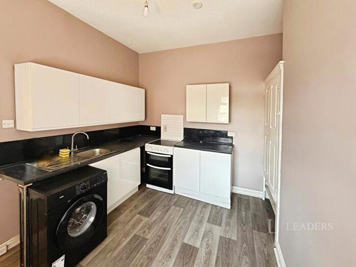 3 Bedroom Flat To Rent In London Road, Portsmouth, Hampshire, PO2