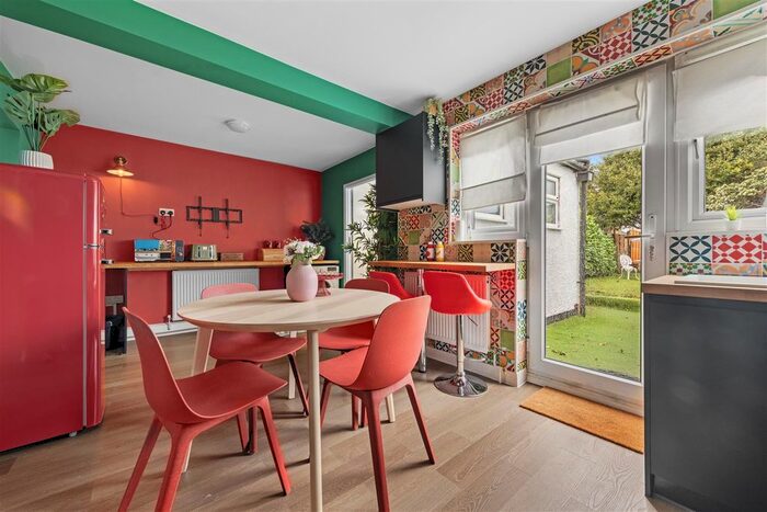 3 Bedroom Semi-Detached House To Rent In Eleanor Road, Waltham Cross, EN8