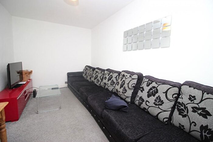 5 Bedroom Terraced House To Rent In Park View Grove, Leeds, West Yorkshire, LS4