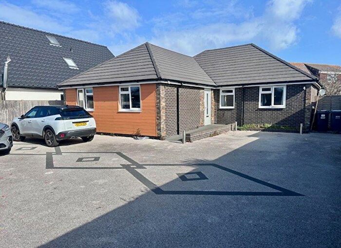 3 Bedroom Detached Bungalow For Sale In West Haye Road, Hayling Island, PO11