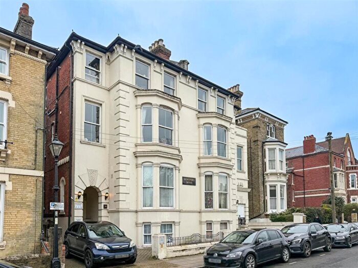 1 Bedroom Apartment To Rent In Hereford House, Kent Road, PO5