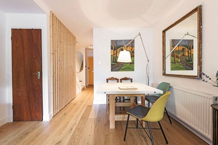 2 Bedroom Flat To Rent In Kew Gardens Road, Kew, Richmond, TW9