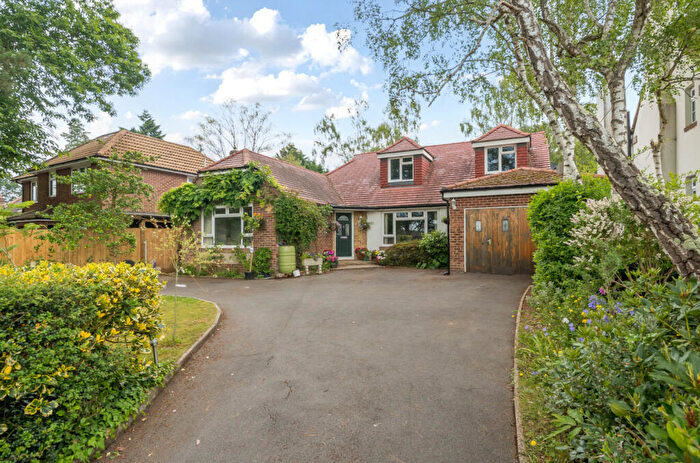 4 Bedroom Detached House For Sale In Beechwood Close, Chandler's Ford, Hampshire, SO53