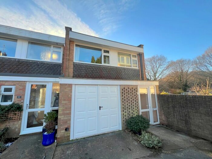 3 Bedroom Semi-Detached House To Rent In Ruscombe Close, Southborough, Tunbridge Wells, TN4