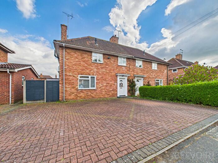 3 Bedroom Semi-Detached House For Sale In Severn Road, Bury St Edmunds, IP32