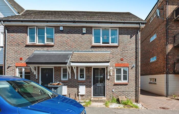 2 Bedroom End Of Terrace House For Sale In Baker Crescent, Dartford, Kent, DA1
