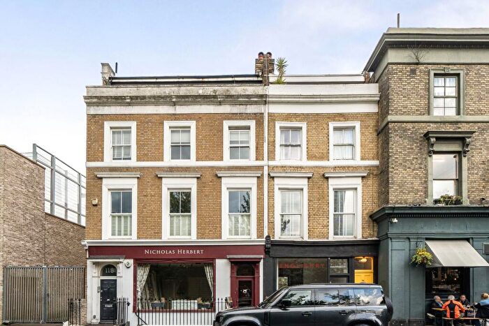 2 Bedroom Flat To Rent In Lots Road, London, SW10