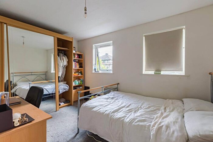 2 Bedroom Flat To Rent In Taeping Street, Isle Of Dogs, London, E14