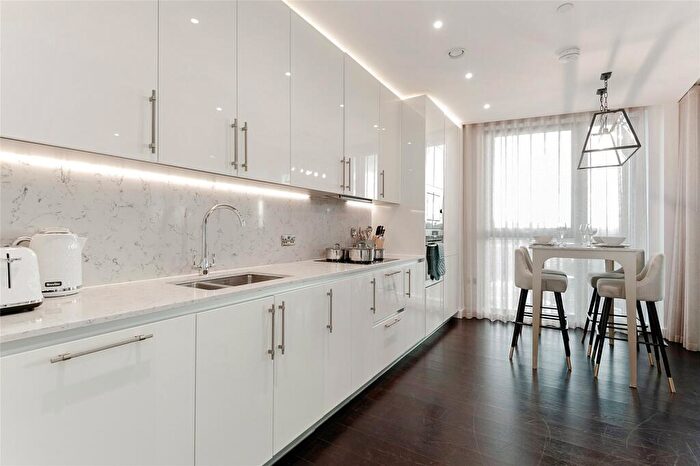 3 Bedroom Flat To Rent In Thornes House, Charles Clowes Walk, London, SW11