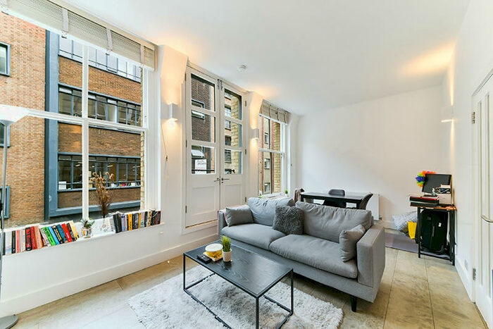2 Bedroom Apartment To Rent In Clerkenwell London, EC1V
