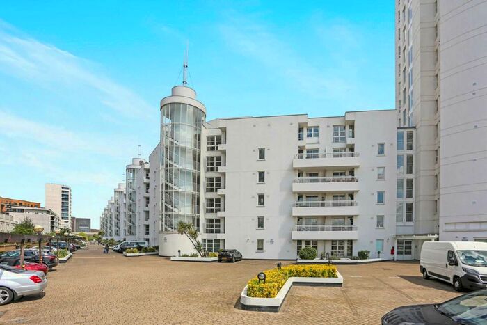 2 Bedroom Flat To Rent In Barrier Point Road, Silvertown, E16