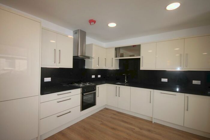 1 Bedroom Flat To Rent In Park Road, Hendon, NW4