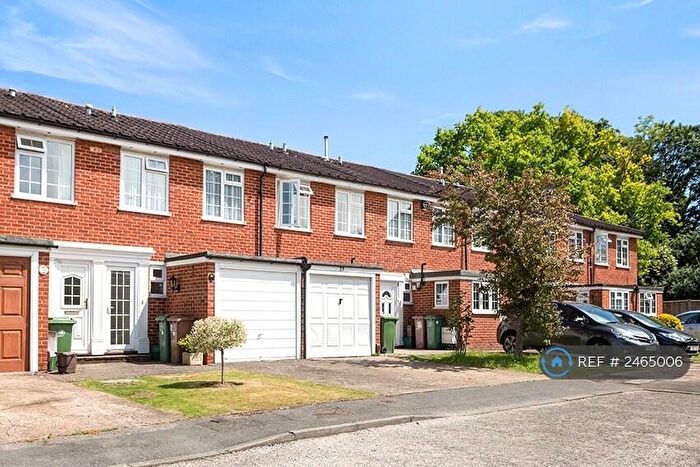 3 Bedroom Terraced House To Rent In Ferndownclose, Sutton, SM2