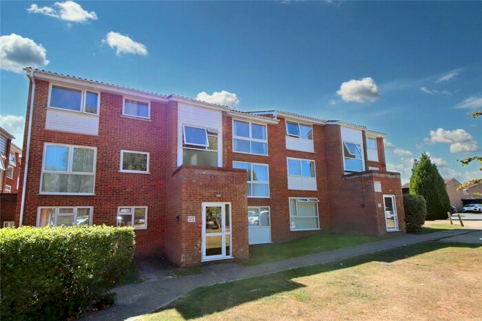 1 Bedroom Apartment For Sale In Nightingale Walk, Woodhall Farm, Hemel Hempstead, Hertfordshire, HP2