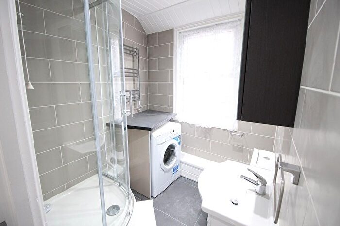 1 Bedroom Flat To Rent In Lea Bridge Road, Leyton, E10