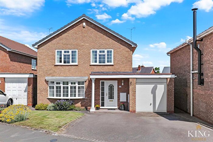 4 Bedroom Detached House For Sale In Stapleton Road, Studley, B80