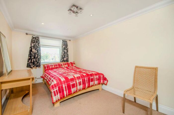 2 Bedroom Flat To Rent In Westbourne Grove, Westbourne Grove, London, W2