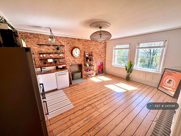 3 Bedroom Flat To Rent In Honor Oak Road, London, SE23