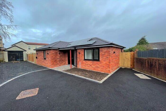 2 Bedroom Detached Bungalow To Rent In Windsor Road, Walsall, WS6