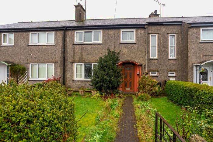 3 Bedroom Terraced House For Sale In Bro Rhythallt, Llanrug, Caernarfon, Gwynedd, LL55