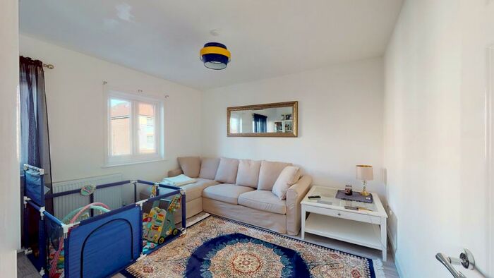 2 Bedroom Flat To Rent In Bathurst Walk, SL0