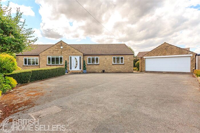 3 Bedroom Bungalow For Sale In Elmwood Chase, Barwick In Elmet, Leeds, West Yorkshire, LS15