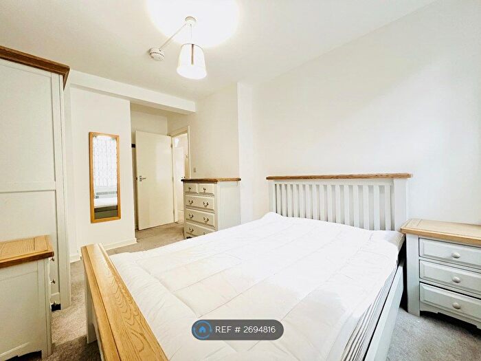 2 Bedroom Flat To Rent In Atlantic Road, London, SW9