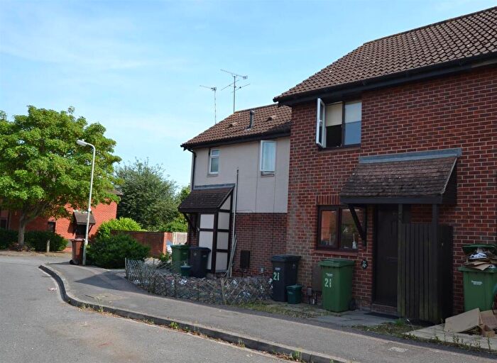 2 Bedroom Terraced House To Rent In Worcester Drive, Didcot, OX11