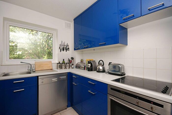 2 Bedroom Flat To Rent In Weimar Street, Putney, London, SW15