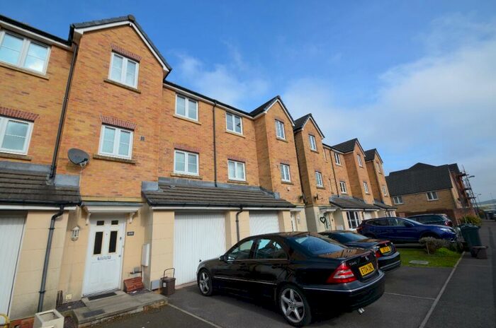 4 Bedroom Town House To Rent In Tatham Road, Llanishen, Cardiff, CF14