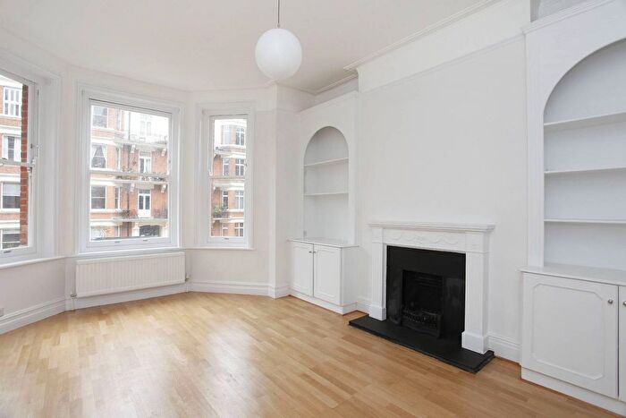 3 Bedroom Flat To Rent In Wymering Mansions, Maida Vale, London, W9