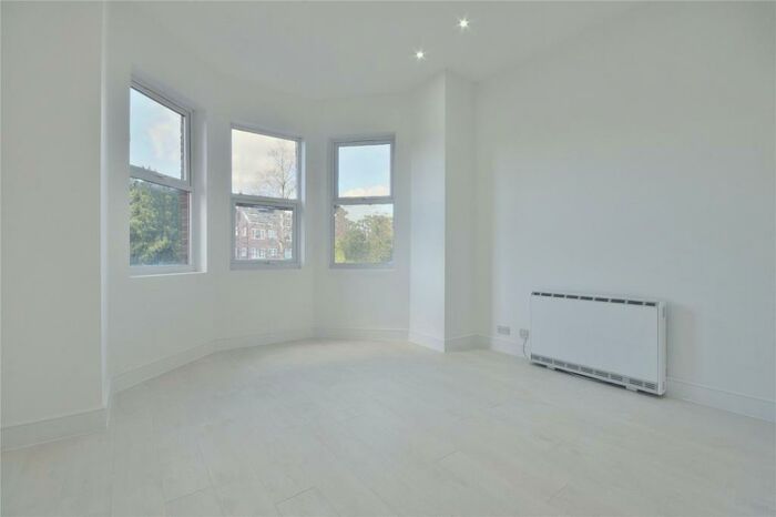1 Bedroom Flat To Rent In Gainsborough Road, Woodside Park, N12