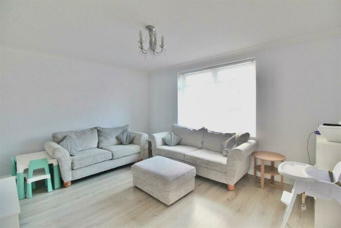 3 Bedroom House To Rent In Grammar School Road, Hull, HU5