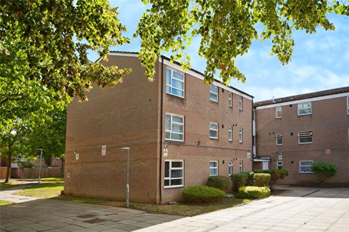 3 Bedroom Flat For Sale In Pocklington Close, London, NW9