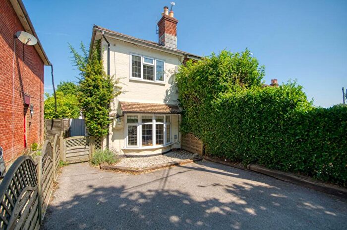 3 Bedroom Character Property For Sale In Moorgreen Road, West End, Hampshire, SO30